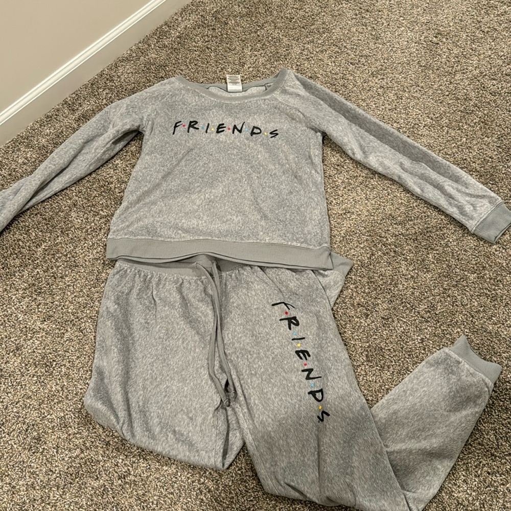 FRIENDS sweat set - super cute for teen or young adult